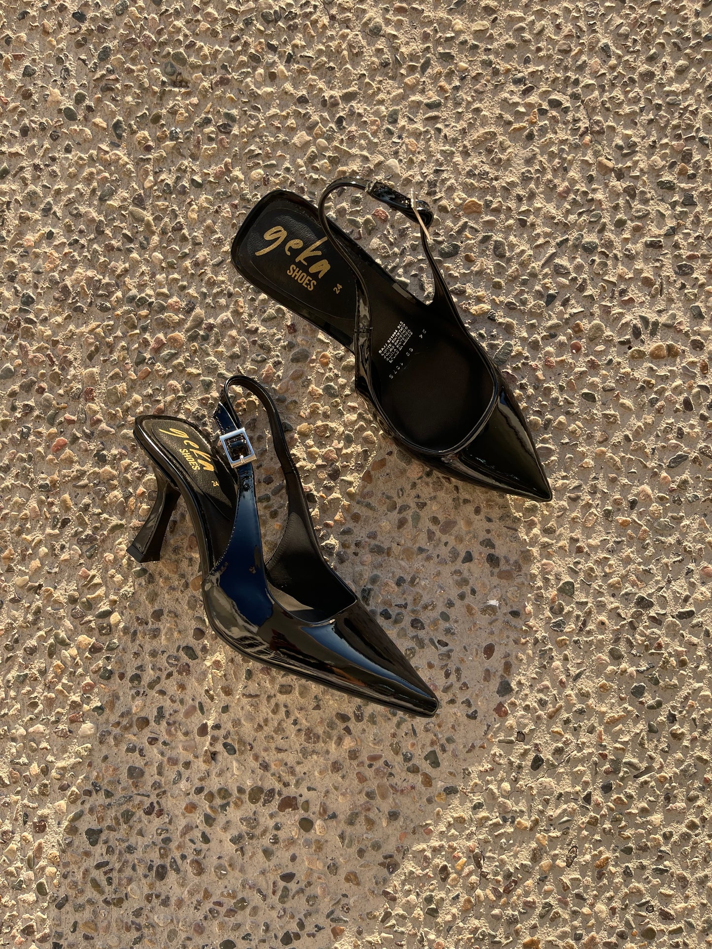 ZAPATILLAS DINORAH NEGRO (sin pulsera)