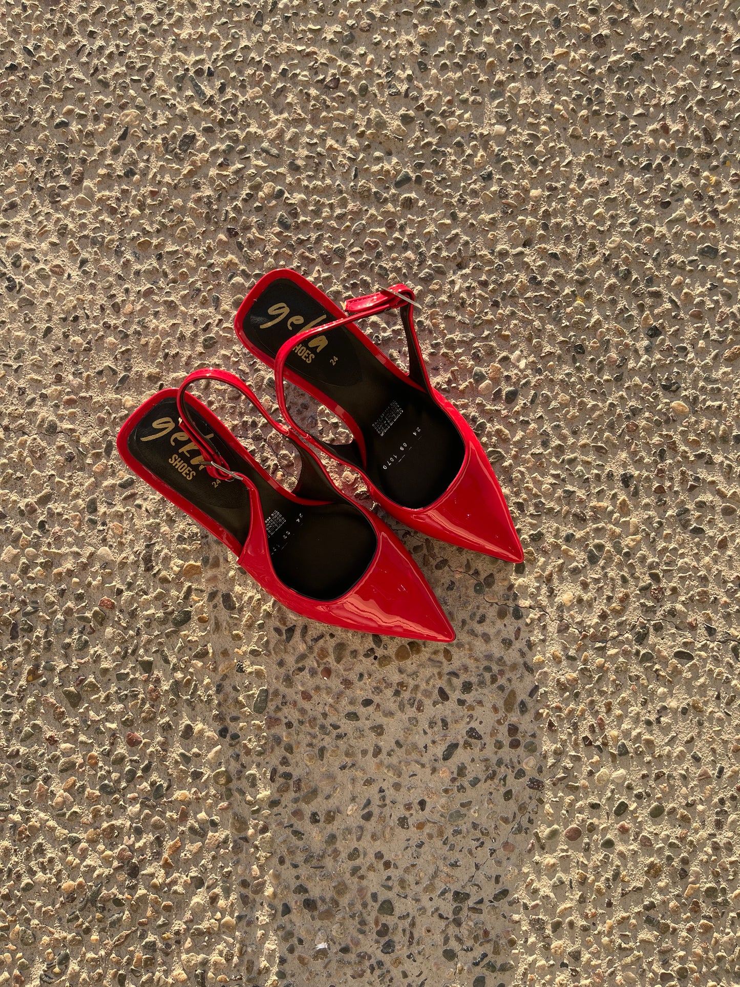 ZAPATILLAS DINORAH ROJO (sin pulsera)