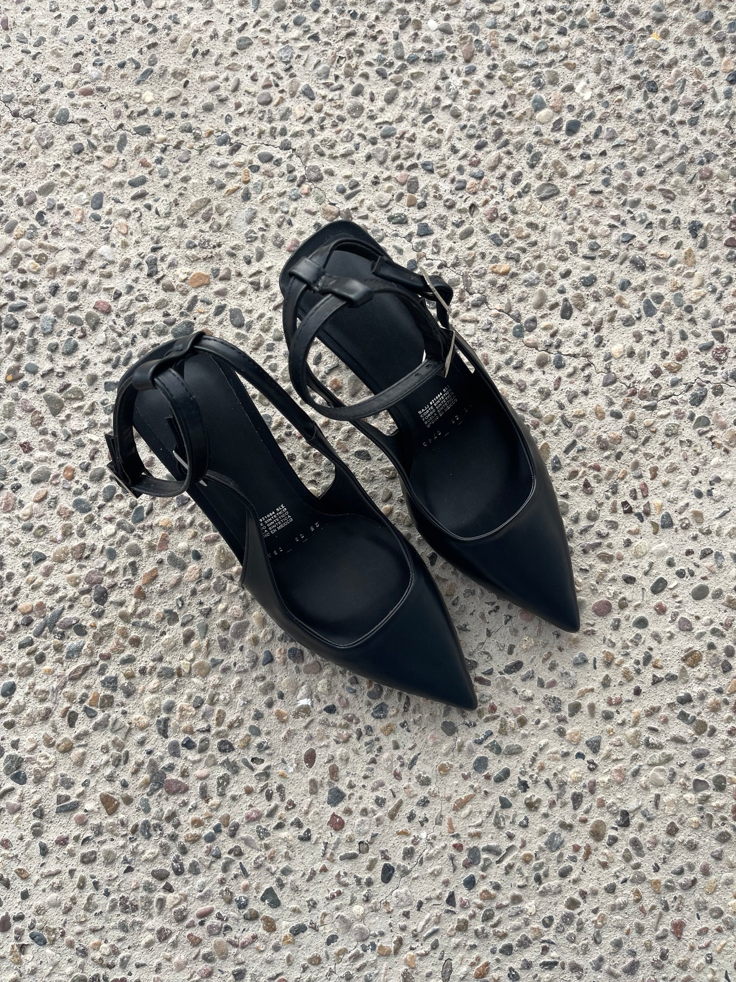 ZAPATILLAS DINORAH NEGRO (con pulsera)