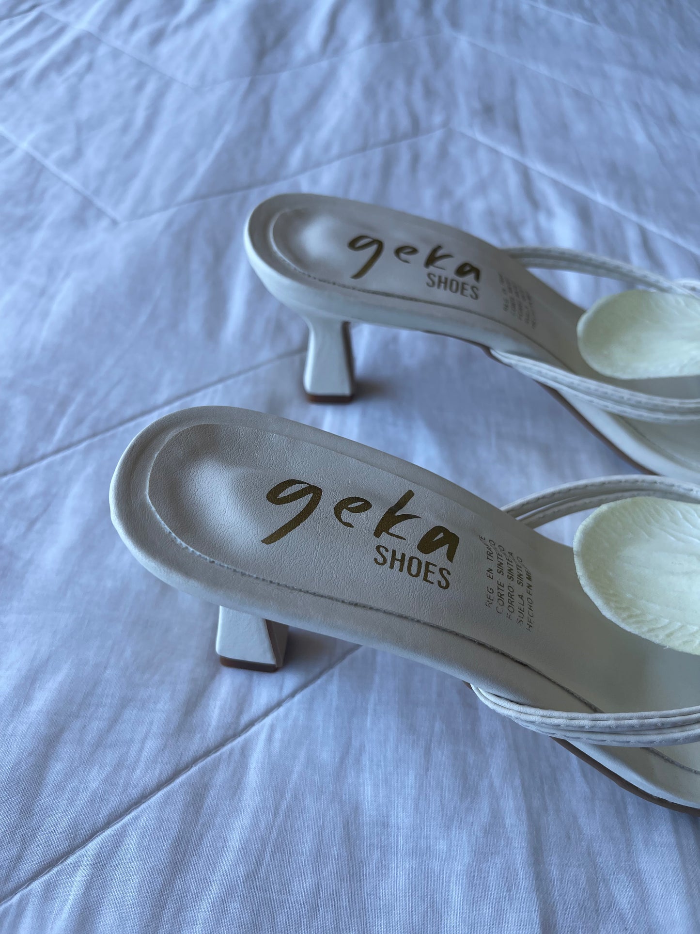 ZAPATILLA ORQUÍDEA LATTE