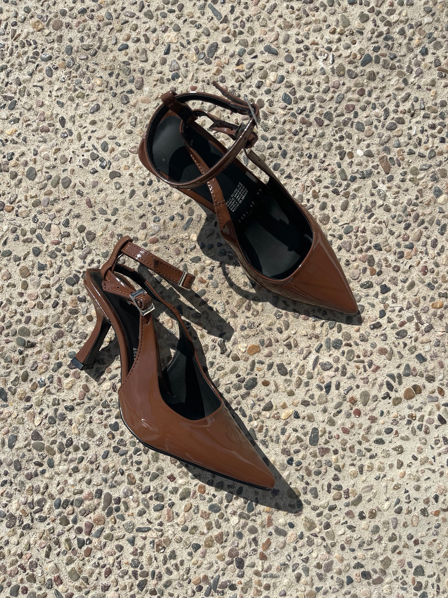 ZAPATILLAS DINORAH CAFÉ (con pulsera)