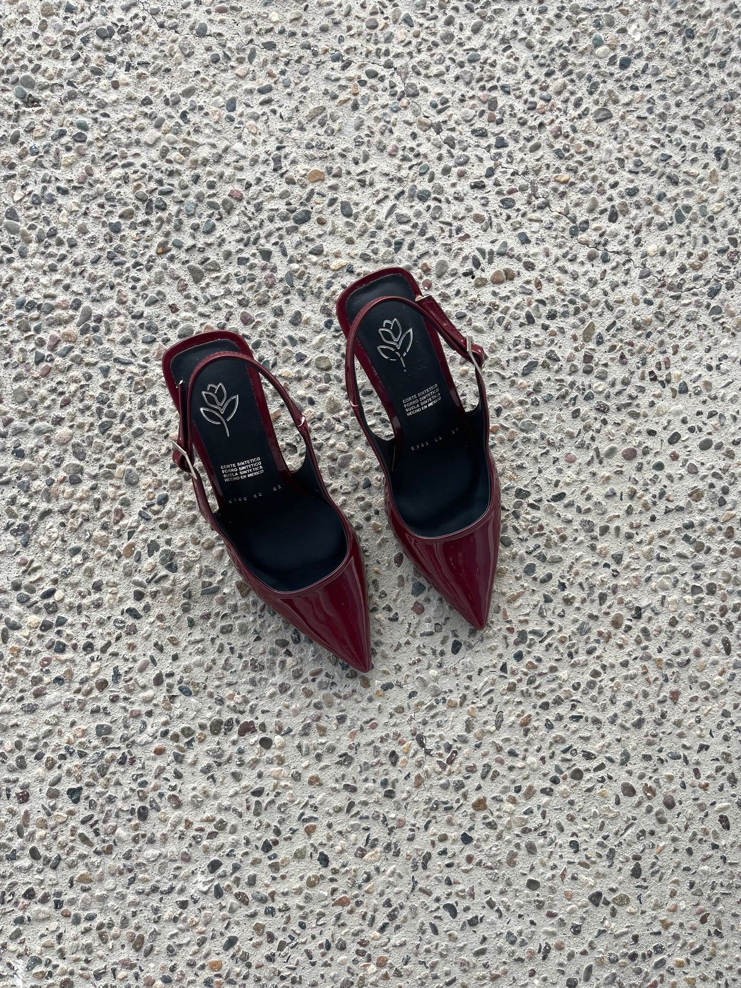 ZAPATILLAS DINORAH VINO (sin pulsera)