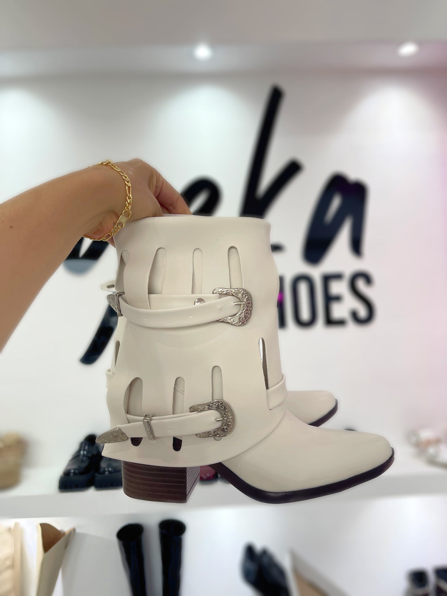 BOTAS OESTE LATE