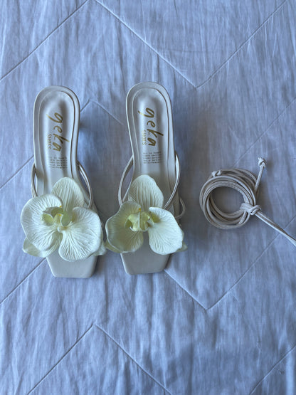 ZAPATILLA ORQUÍDEA LATTE