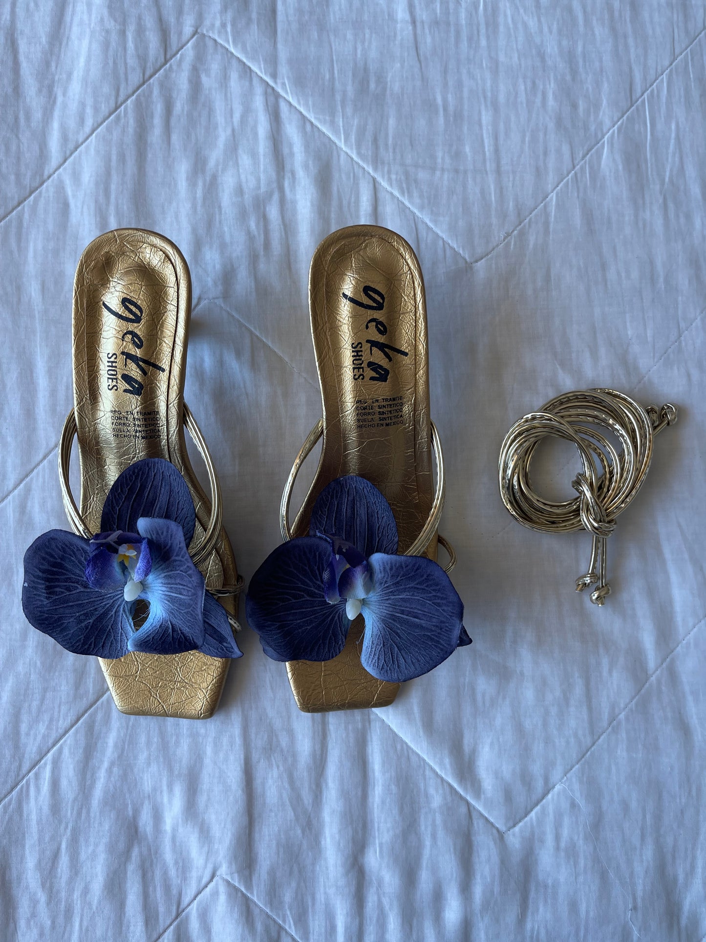 ZAPATILLA ORQUÍDEA ORO