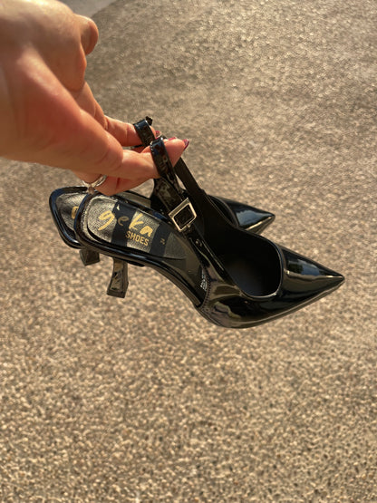 ZAPATILLAS DINORAH NEGRO (sin pulsera)