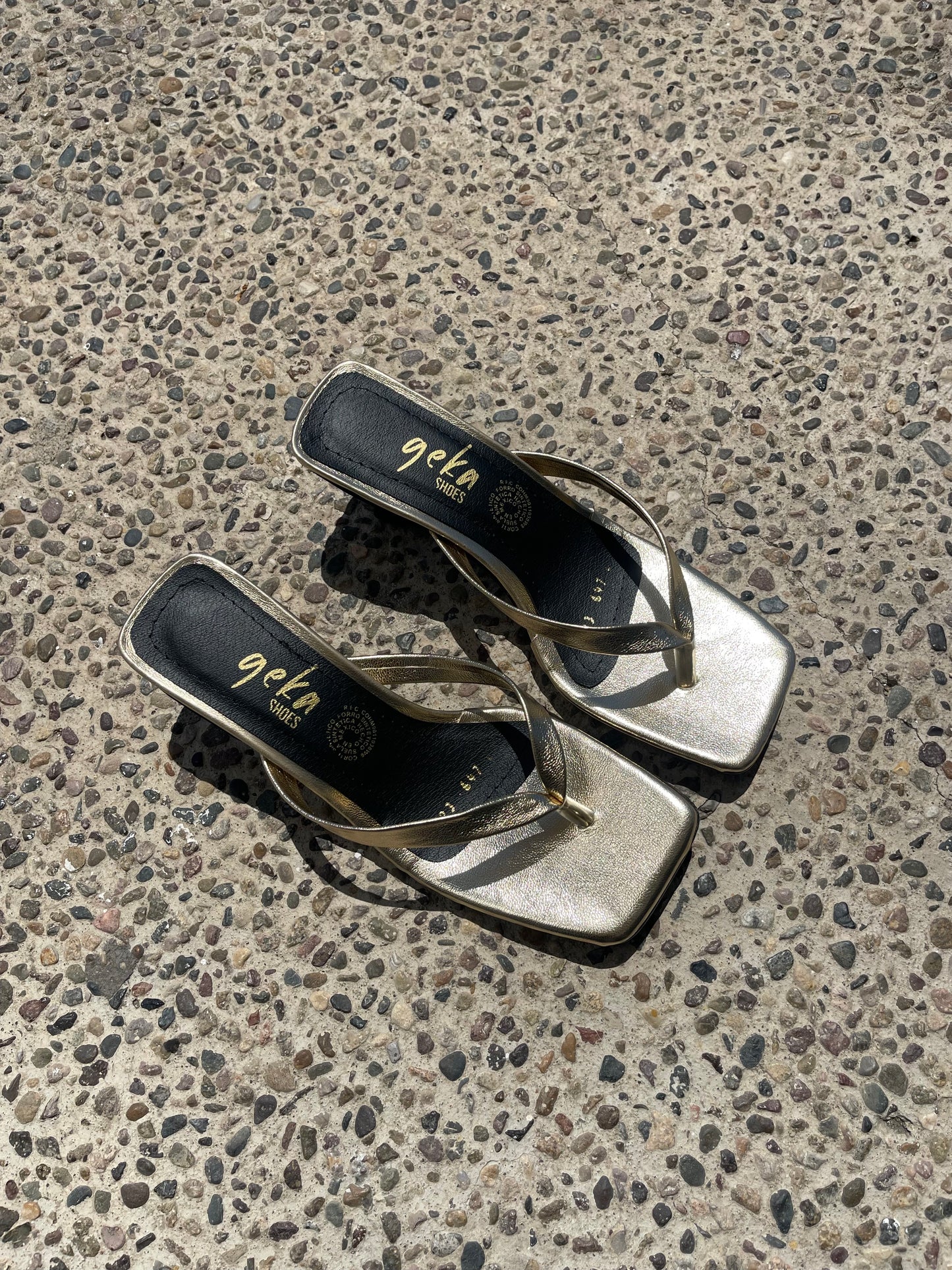 ZAPATILLAS DANIELA ORO 2.0