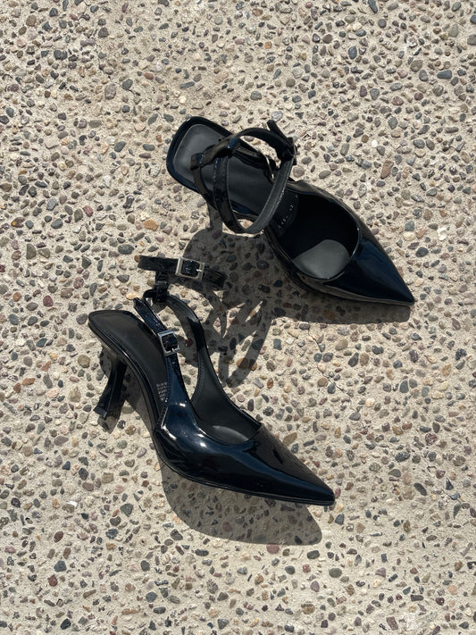 ZAPATILLAS DINORAH NEGRO CHAROL  (con pulsera)